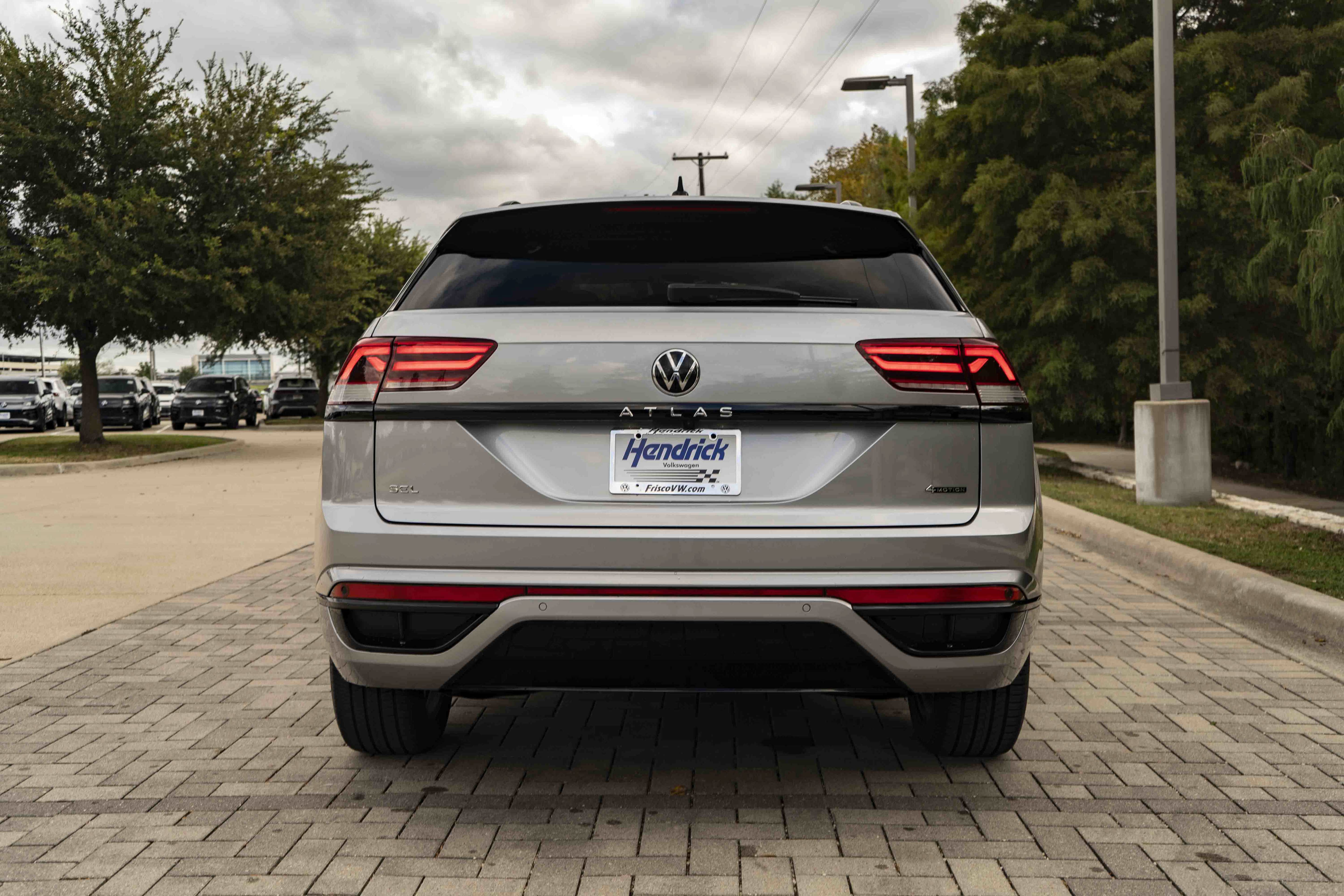 Certified 2023 Volkswagen Atlas Cross Sport SEL R-Line AWD/4WD image 7