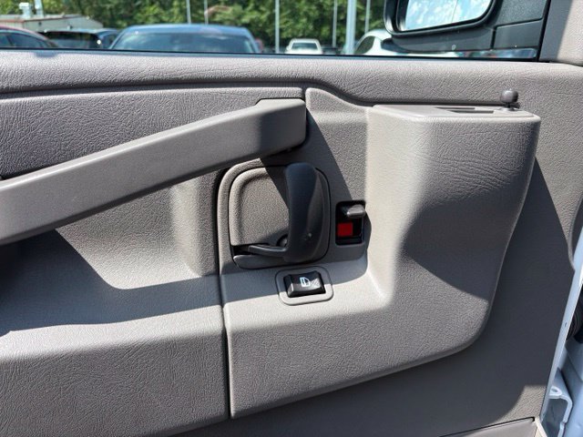 Used 2025 GMC Savana 2500 w/ Driver Convenience Package RWD image 27