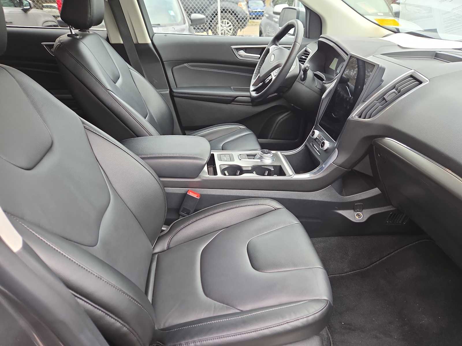 Used 2022 Ford Edge Titanium image 11