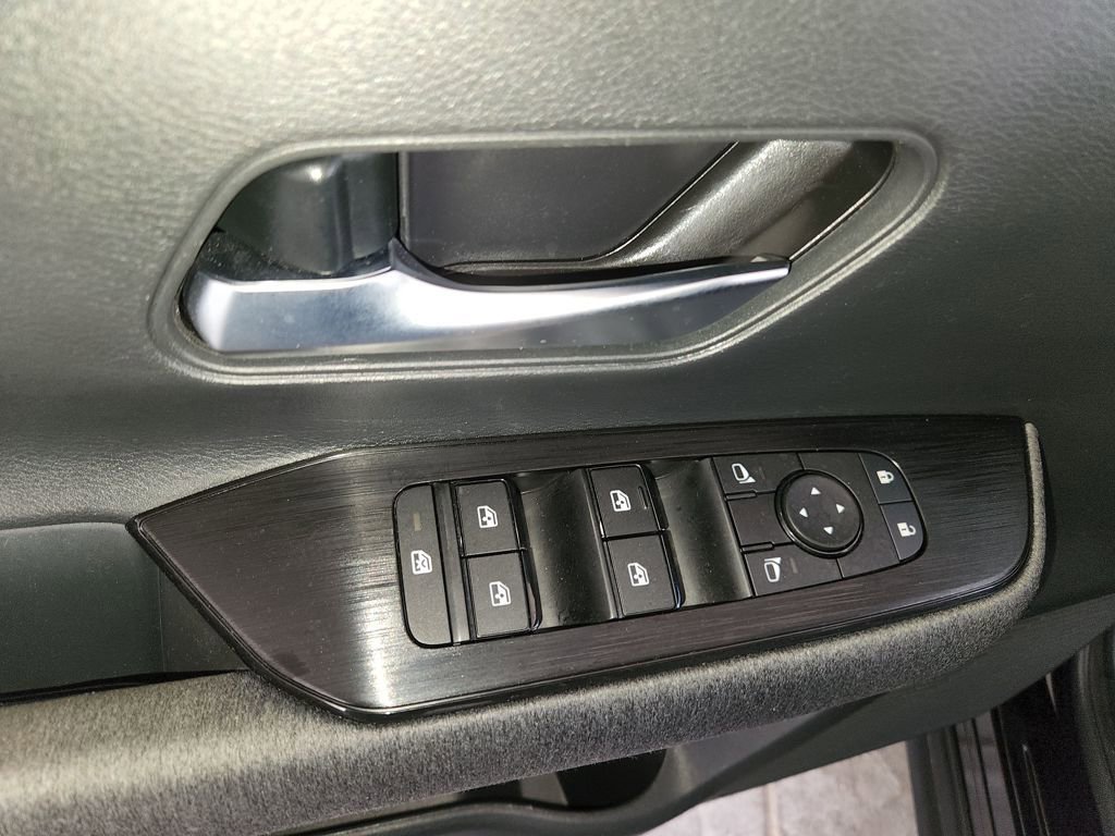 Used 2025 Nissan Kicks SV image 28