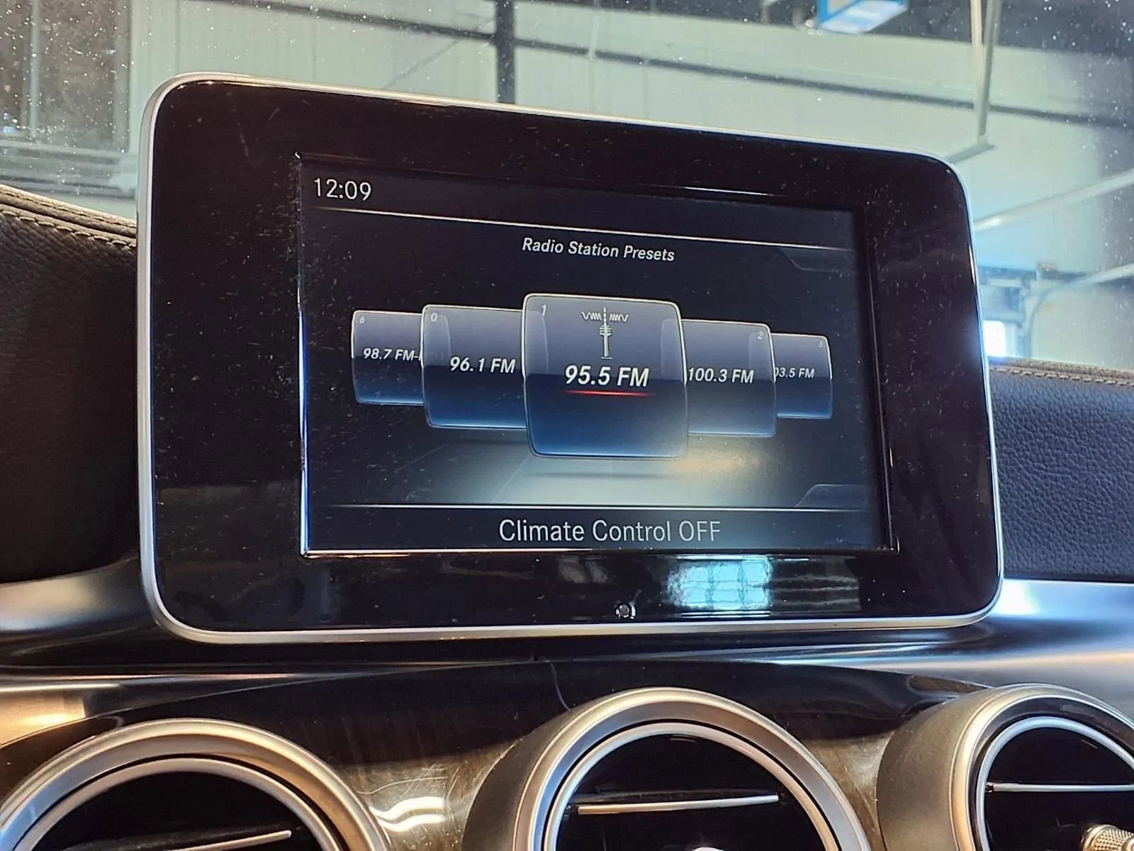 Used 2015 Mercedes-Benz C 300 4MATIC Sedan image 17