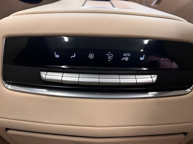 Used 2023 Cadillac Escalade Premium Luxury w/ Performance Package AWD/4WD image 7