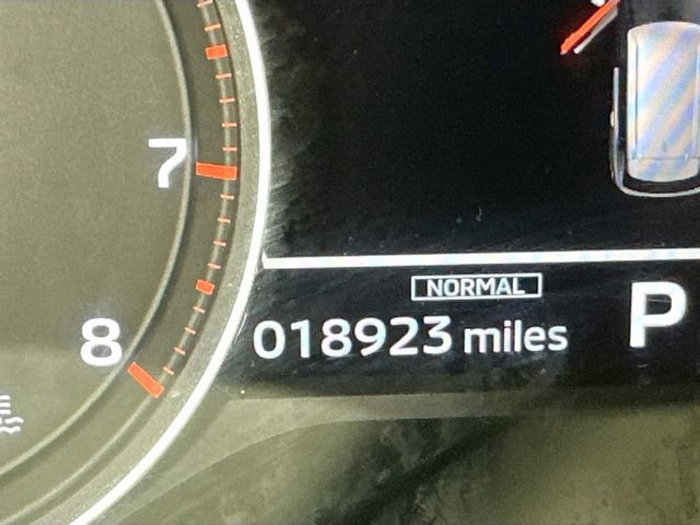 Used 2023 Mitsubishi Outlander SE image 16