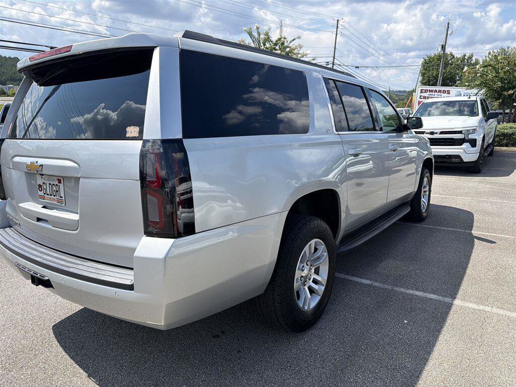 Used 2020 Chevrolet Suburban LT RWD image 5