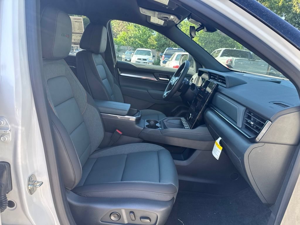 New 2026 GMC Terrain AT4 w/ Convenience Package III AWD/4WD image 13