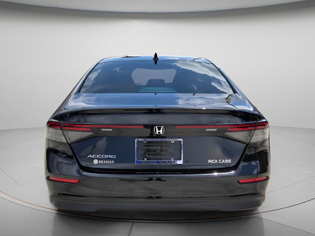 Used 2023 Honda Accord EX image 5