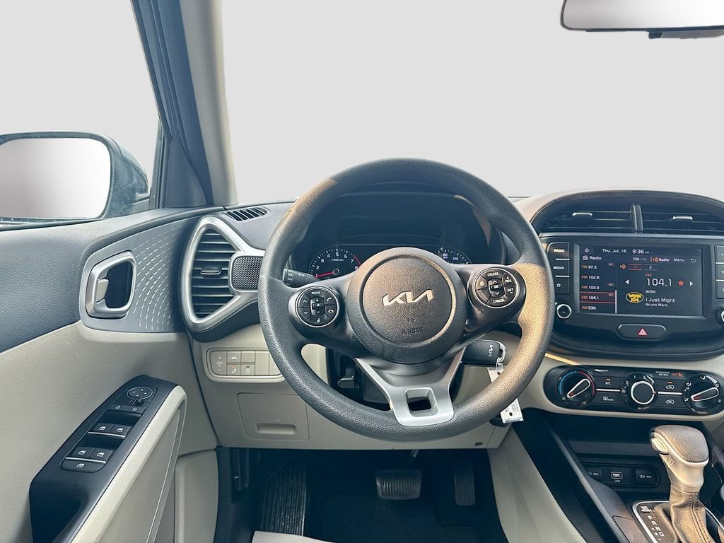 Certified 2022 Kia Soul LX w/ Technology Package FWD image 24