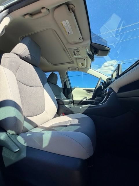 Used 2021 Toyota RAV4 XLE w/ Convenience Package AWD/4WD image 12
