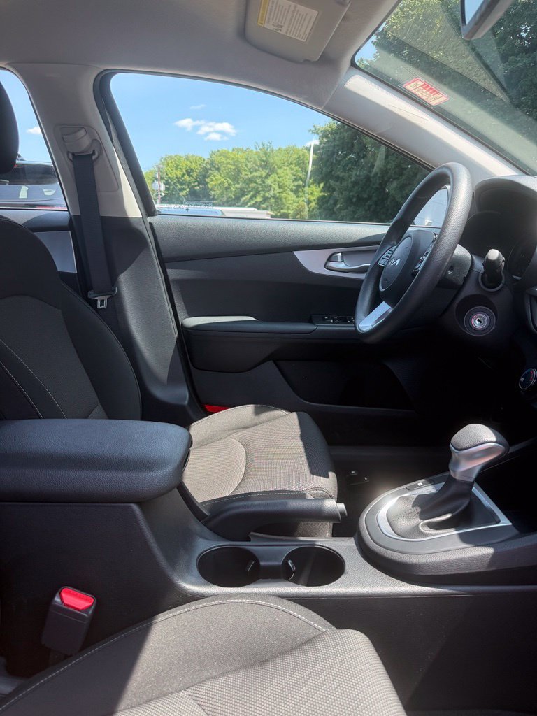 Used 2023 Kia Forte LXS FWD image 9