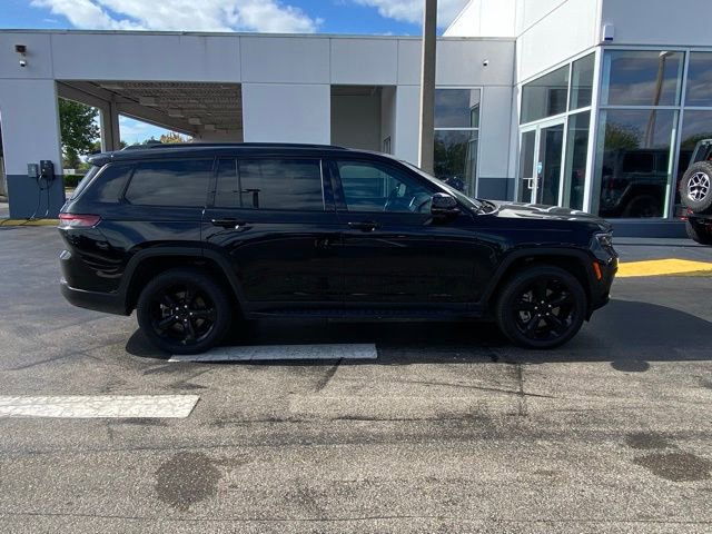 Used 2025 Jeep Grand Cherokee L Limited w/ Luxury Tech Group II AWD/4WD image 11