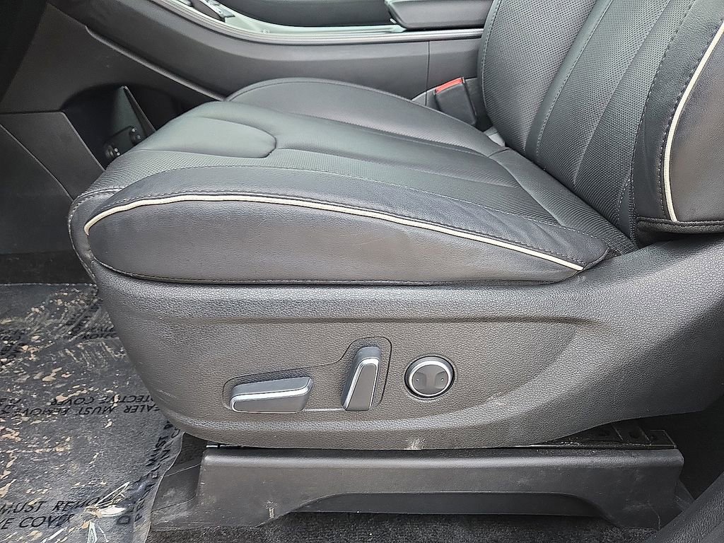 Used 2025 Hyundai Palisade SEL FWD image 24