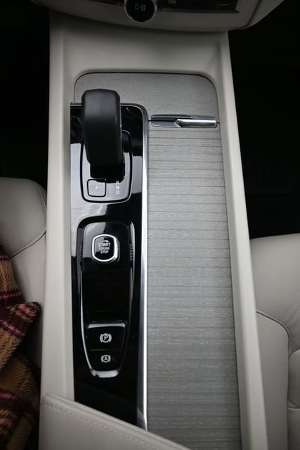 Used 2024 Volvo XC60 B5 Plus w/ Protection Package Premier image 10