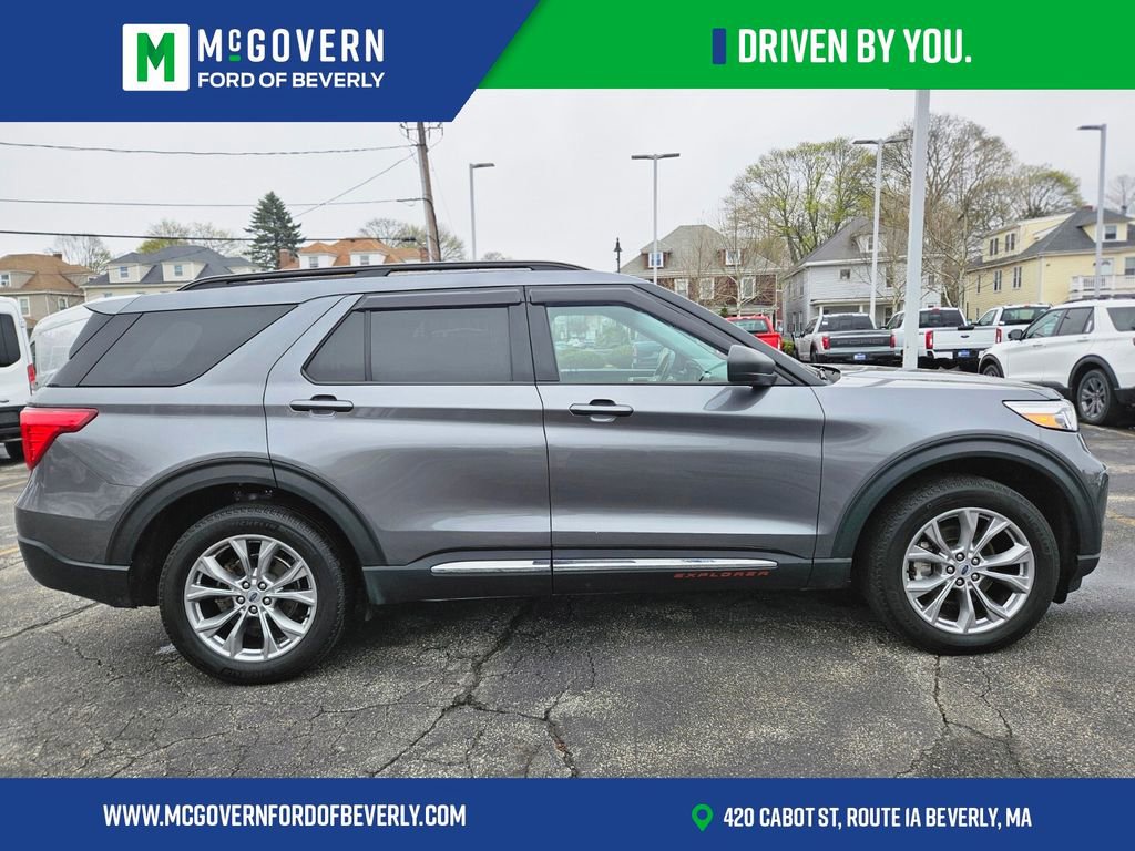 Used 2022 Ford Explorer XLT w/ Equipment Group 202A AWD/4WD image 7
