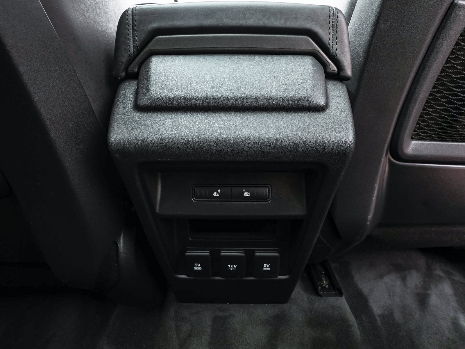 Used 2019 Land Rover Discovery Sport HSE Luxury AWD/4WD image 37