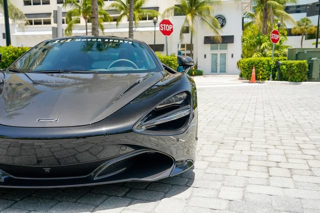 Used 2018 McLaren 720S Performance RWD image 9