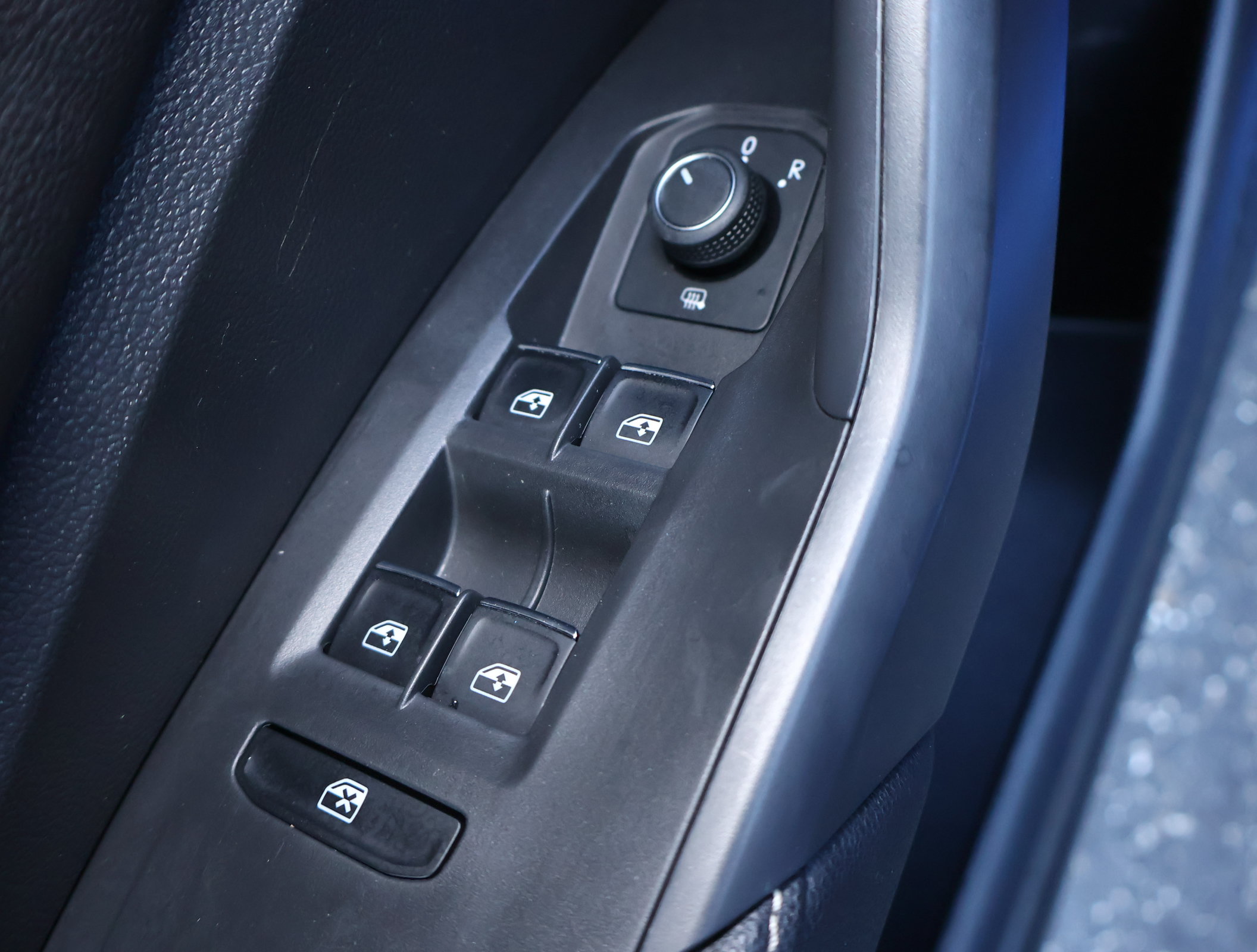 Used 2023 Volkswagen Jetta SE w/ Panoramic Sunroof Package FWD image 8