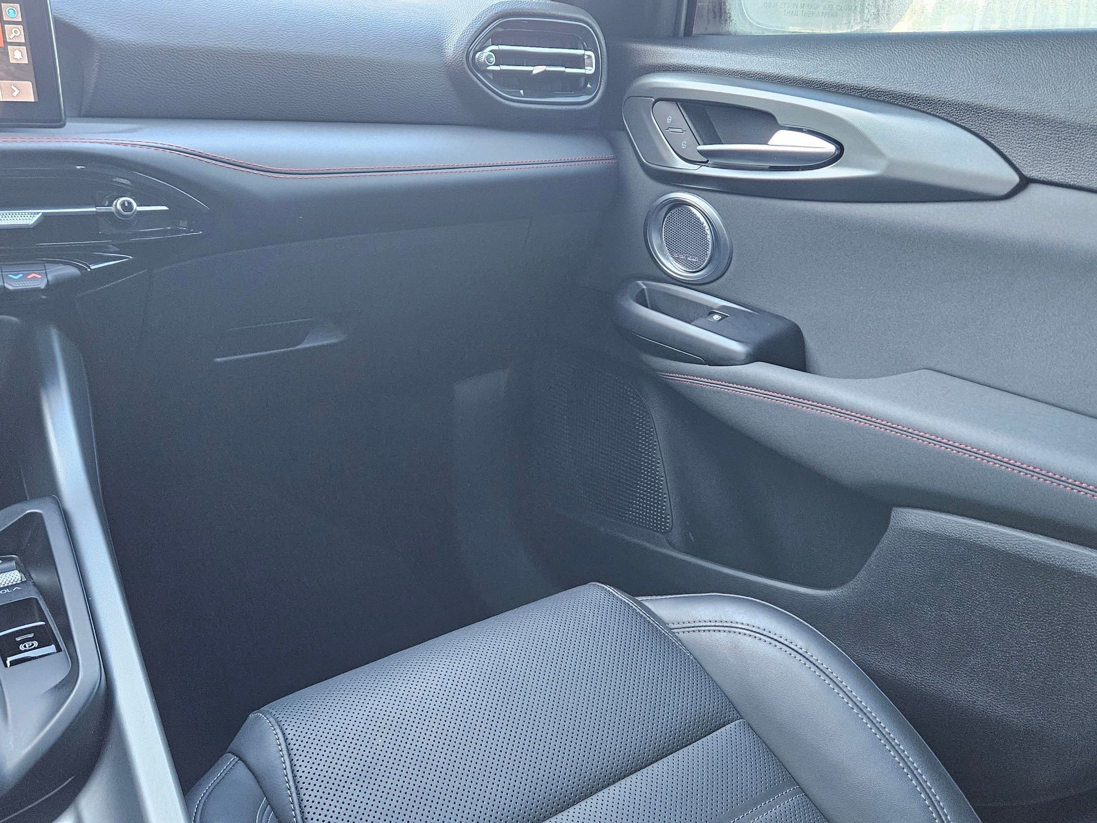 Used 2024 Dodge Hornet R/T Plus w/ Tech Pack Plus w/o Parking image 11