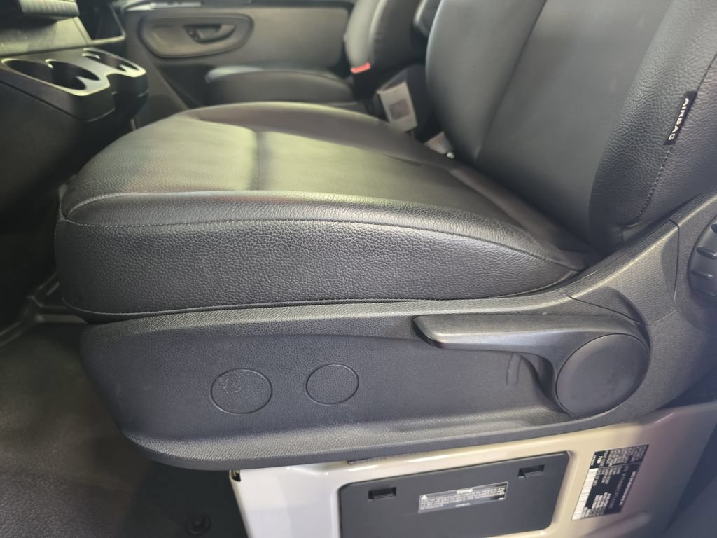 Used 2023 Mercedes-Benz Sprinter 2500 image 31