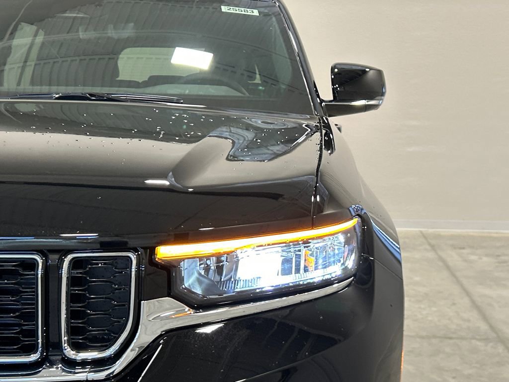 New 2025 Jeep Grand Cherokee Limited w/ Luxury Tech Group II image 10