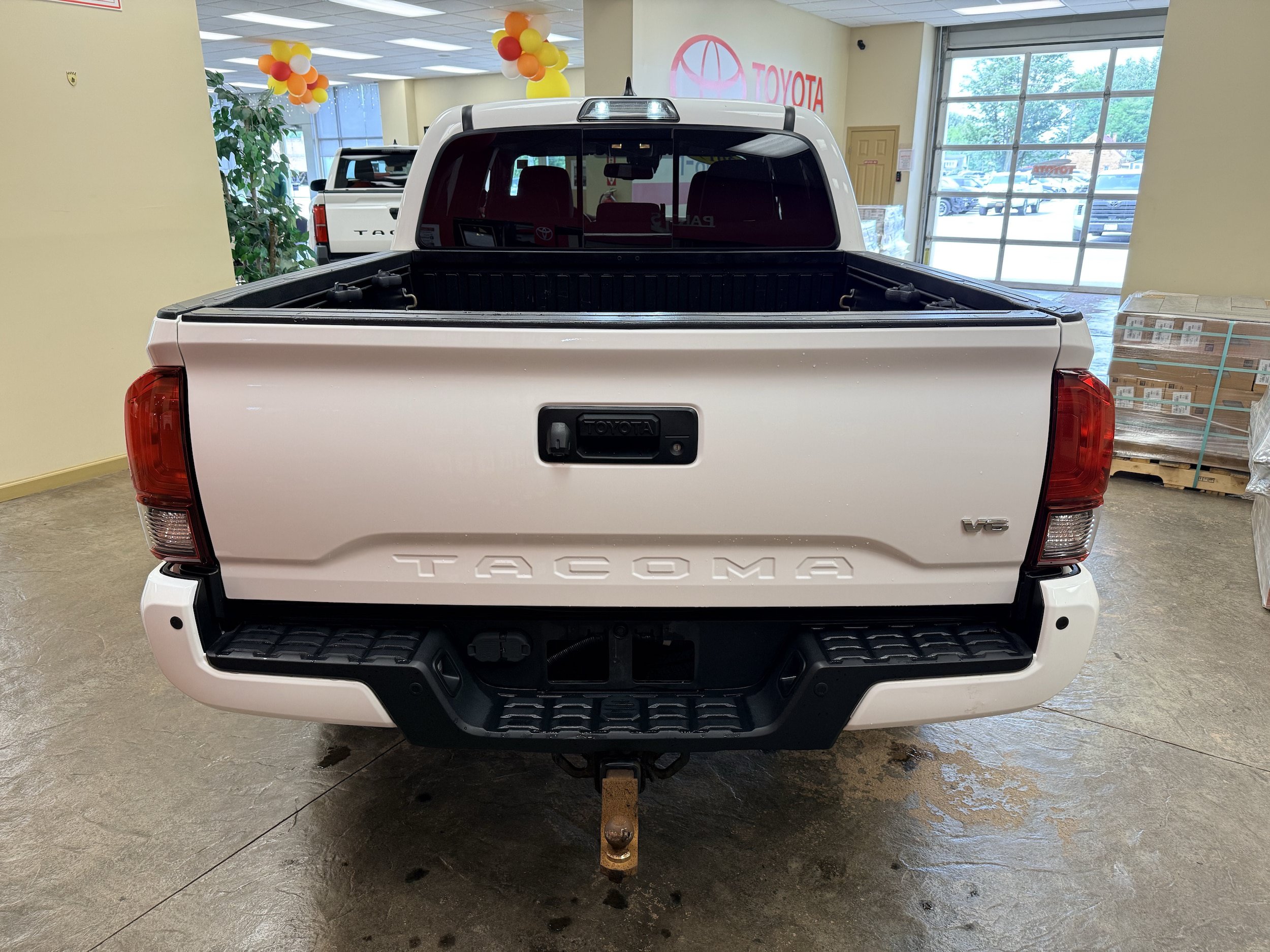 Used 2019 Toyota Tacoma TRD Sport w/ Technology Package AWD/4WD image 10