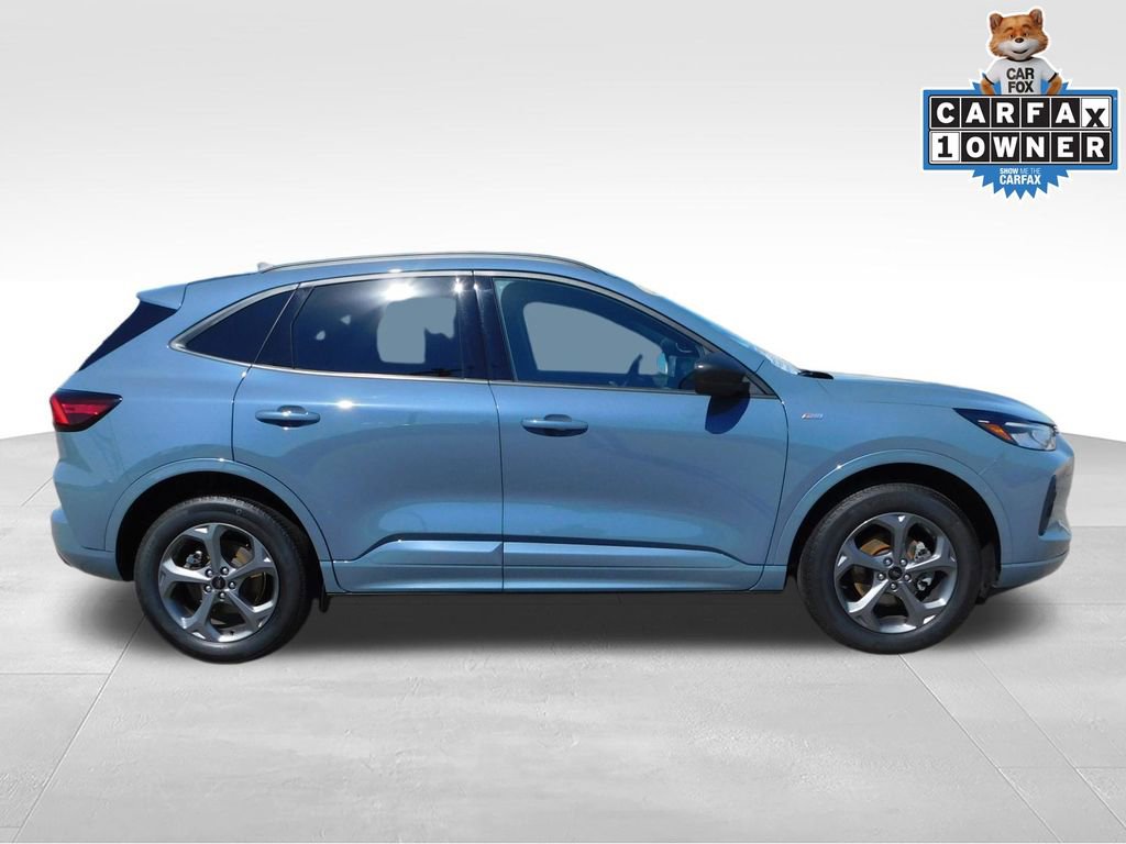 Used 2024 Ford Escape ST-Line w/ Tech Pack #1 AWD/4WD image 2