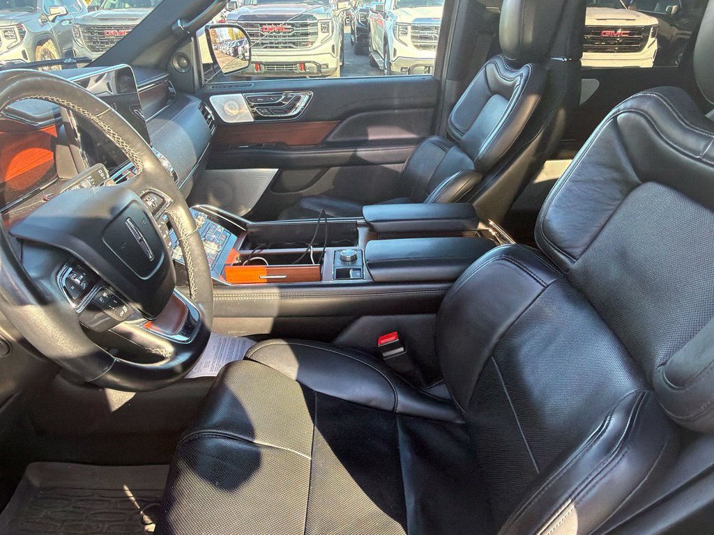 Used 2020 Lincoln Navigator Reserve w/ Equipment Group 208A Reserve AWD/4WD image 18