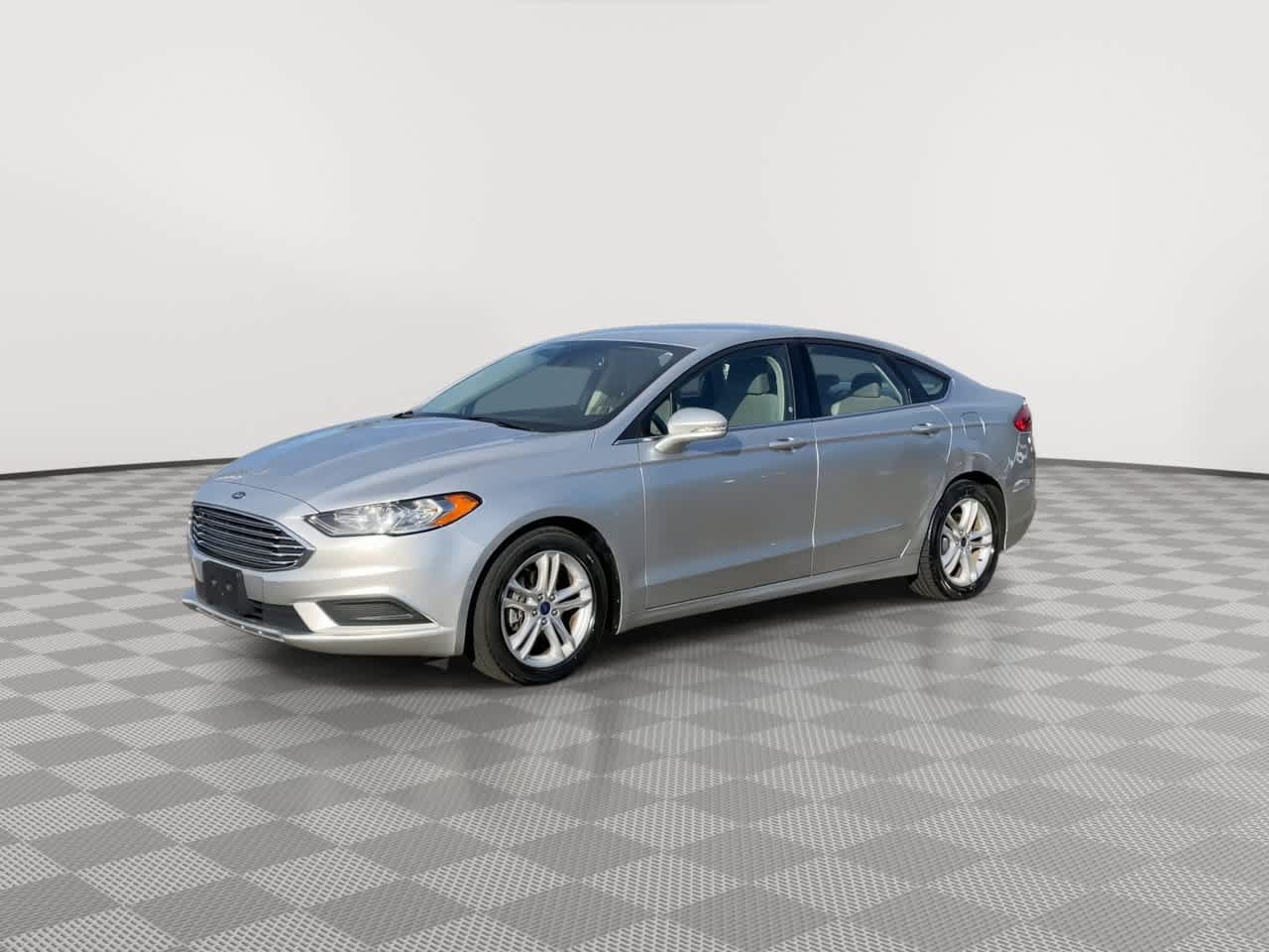 Used 2018 Ford Fusion SE FWD image 4