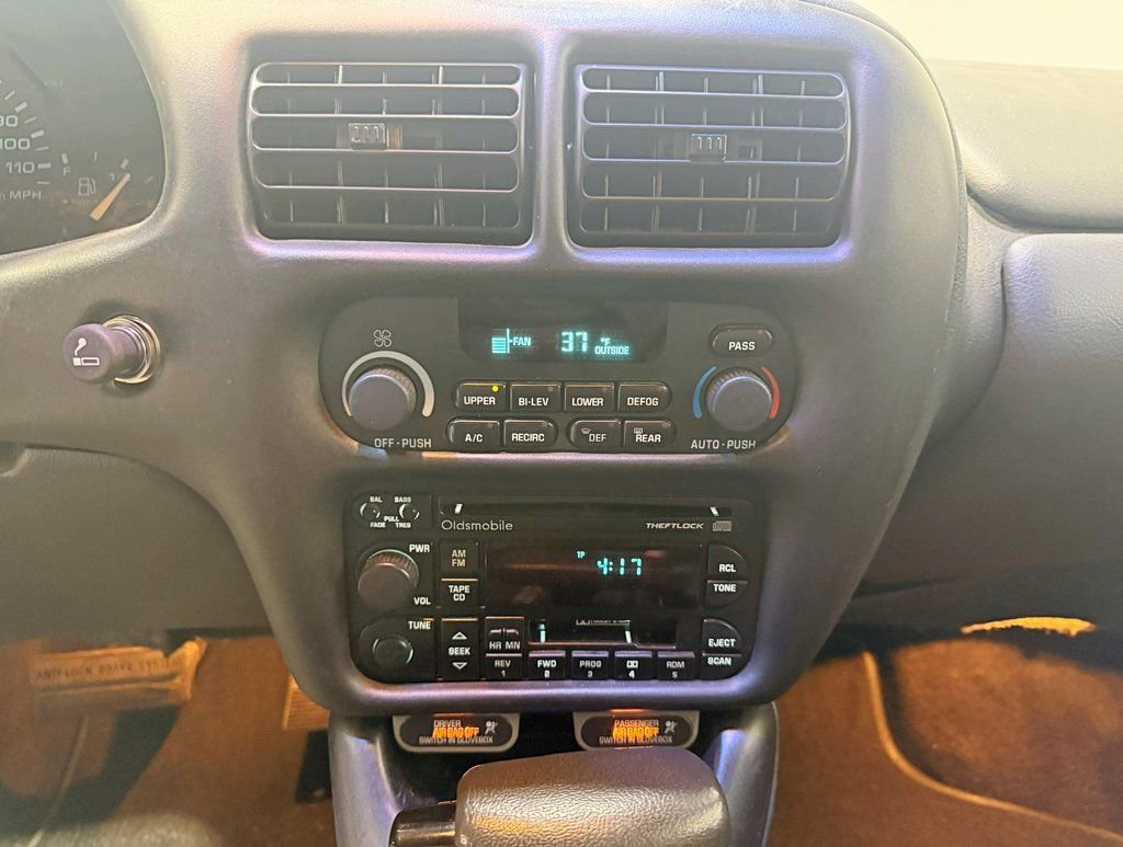 Used 1997 Oldsmobile Cutlass Supreme SL image 15