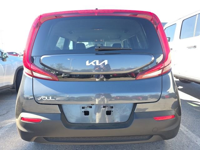 Used 2022 Kia Soul LX image 4