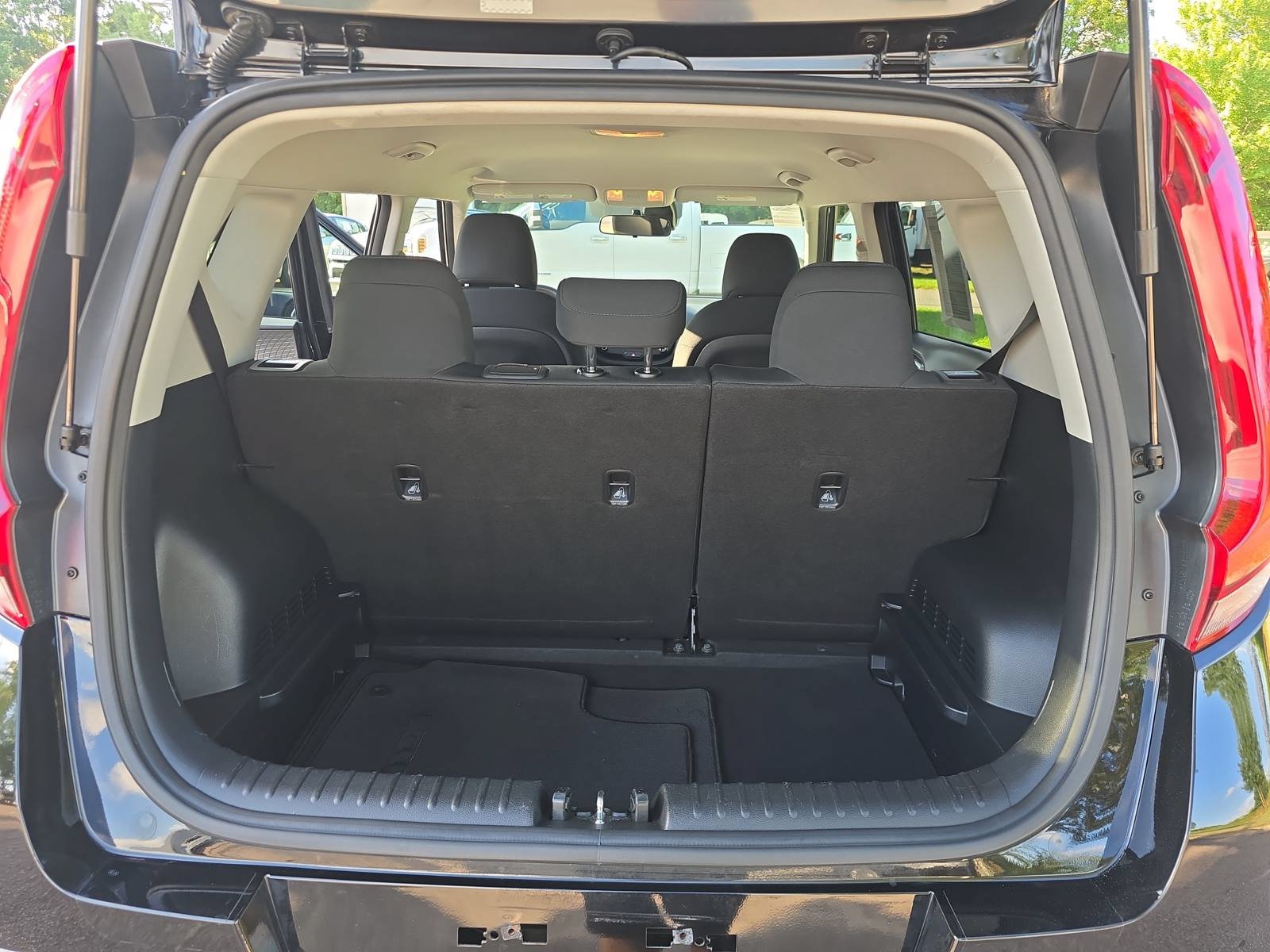 Used 2020 Kia Soul S FWD image 12