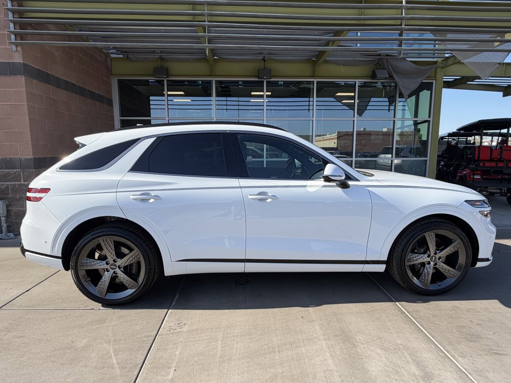 Used 2025 Genesis GV70 2.5T w/ Sport Prestige Package image 9