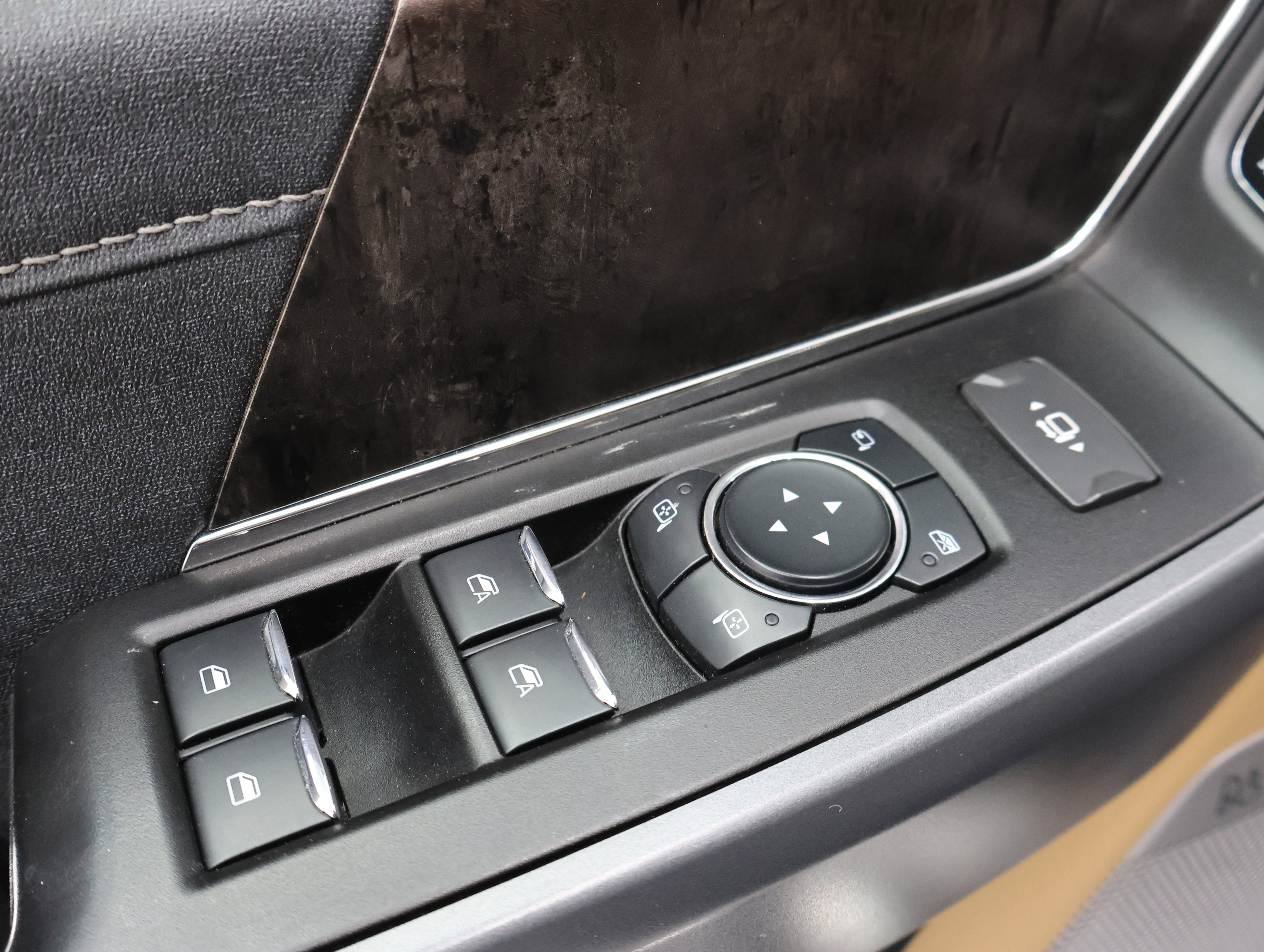 Used 2023 Ford F350 Lariat w/ FX4 Off-Road Package image 45