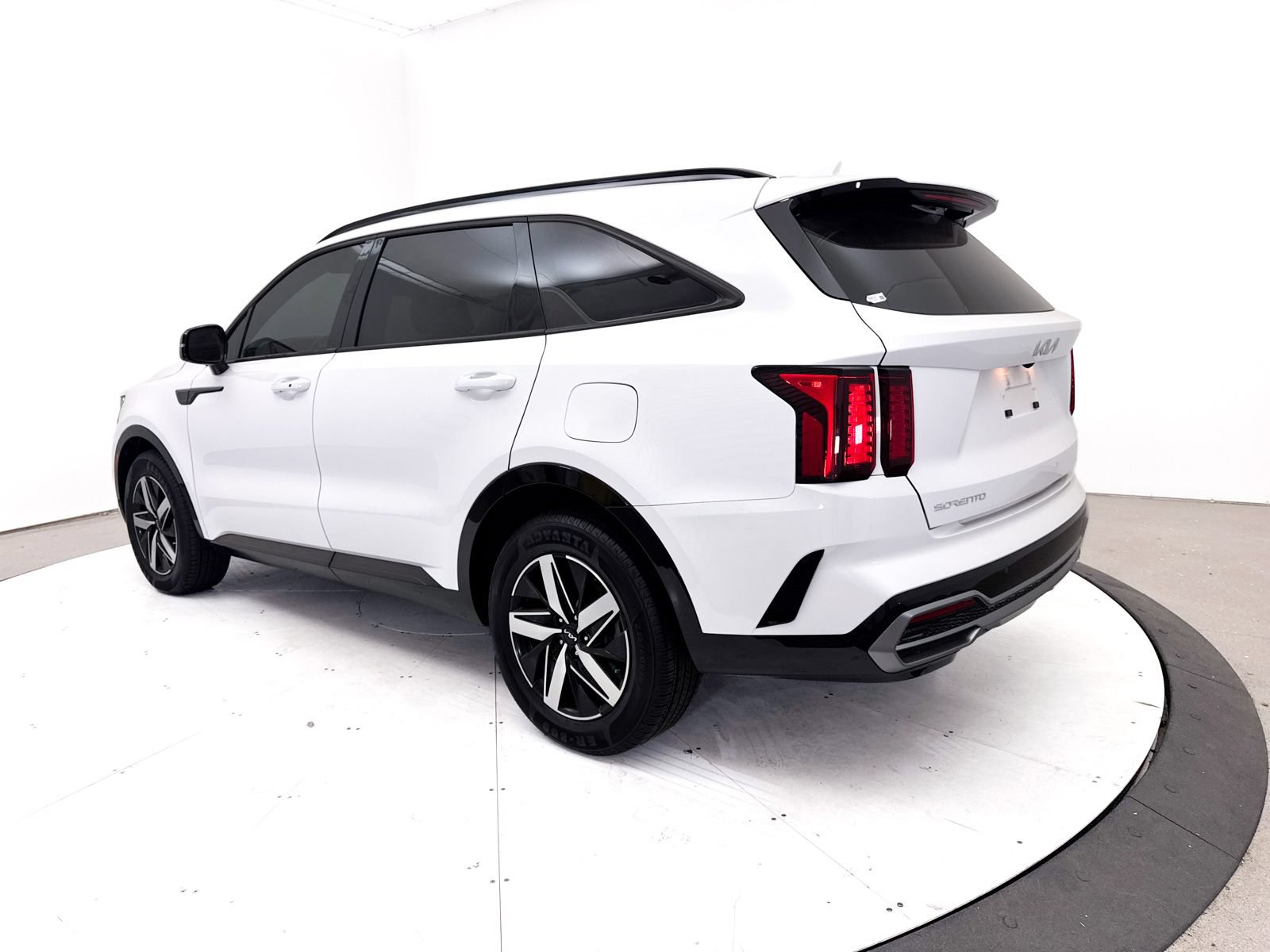 Used 2023 Kia Sorento S w/ Panoramic Sunroof Package FWD image 18