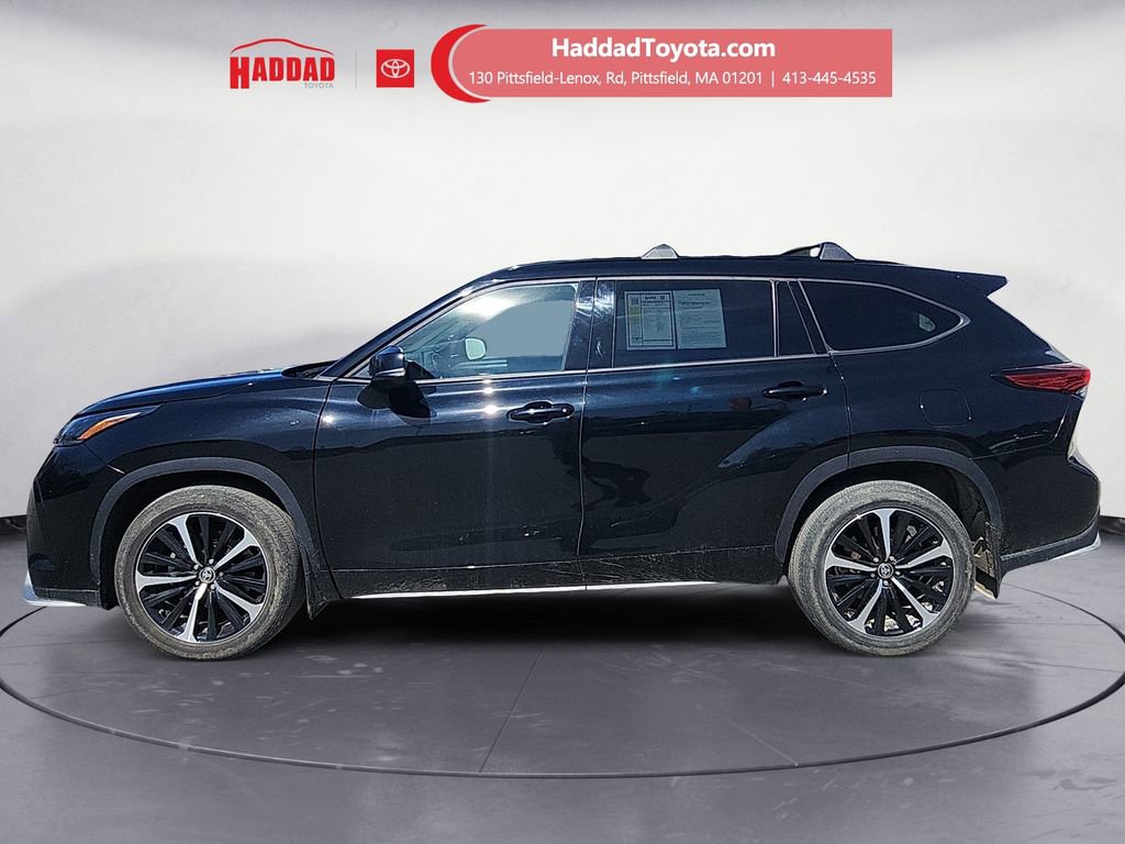 Used 2022 Toyota Highlander XSE image 2