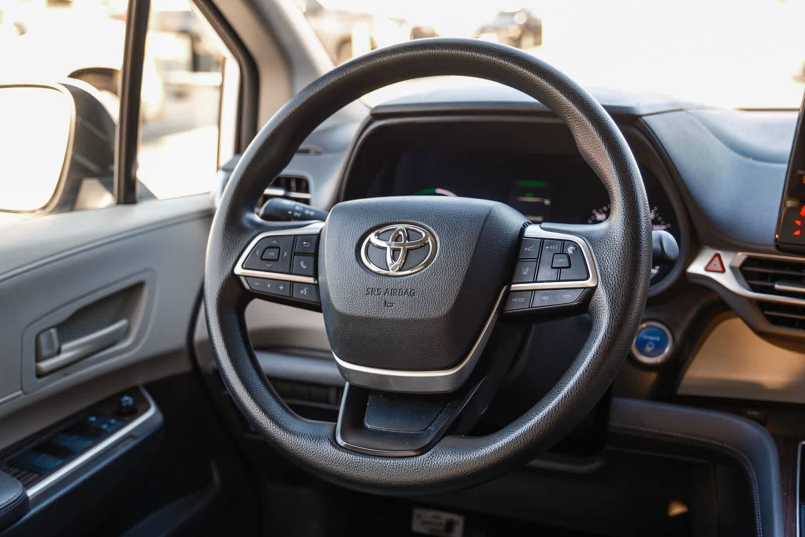 Certified 2021 Toyota Sienna LE AWD/4WD image 17