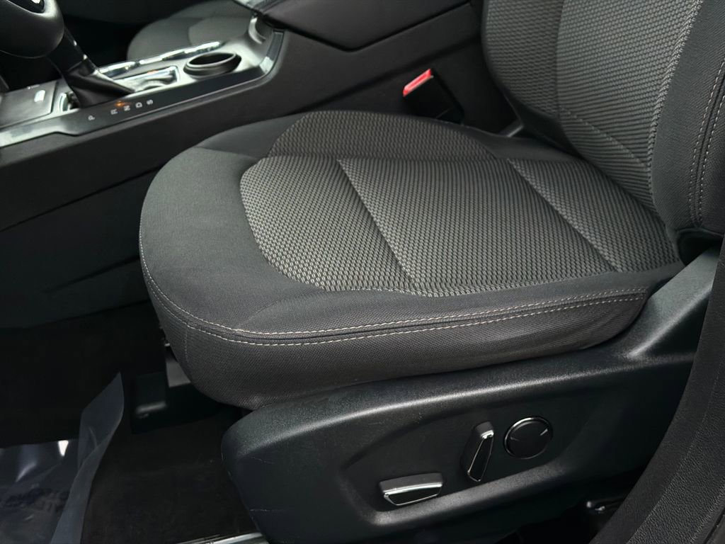 Used 2018 Ford Explorer XLT image 15