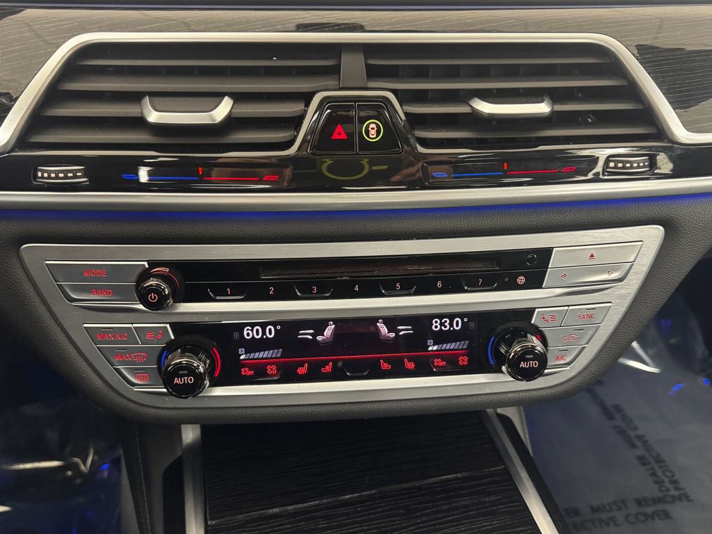 Used 2018 BMW 750i xDrive image 19