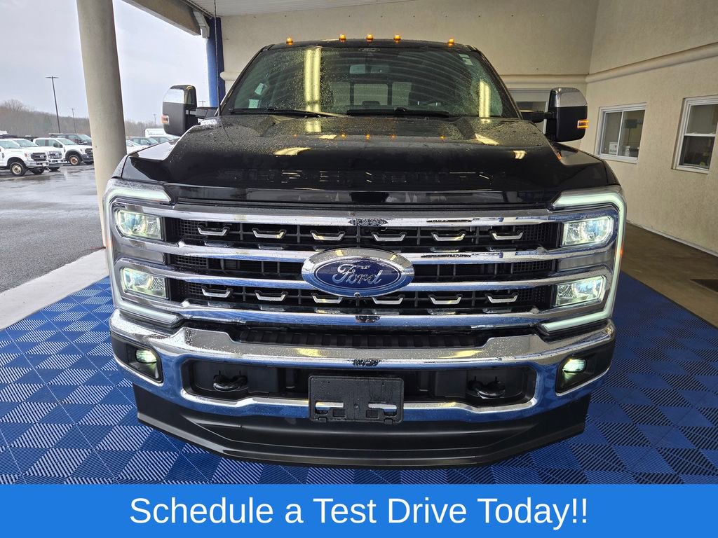 Used 2025 Ford F250 Lariat w/ Chrome Package image 2