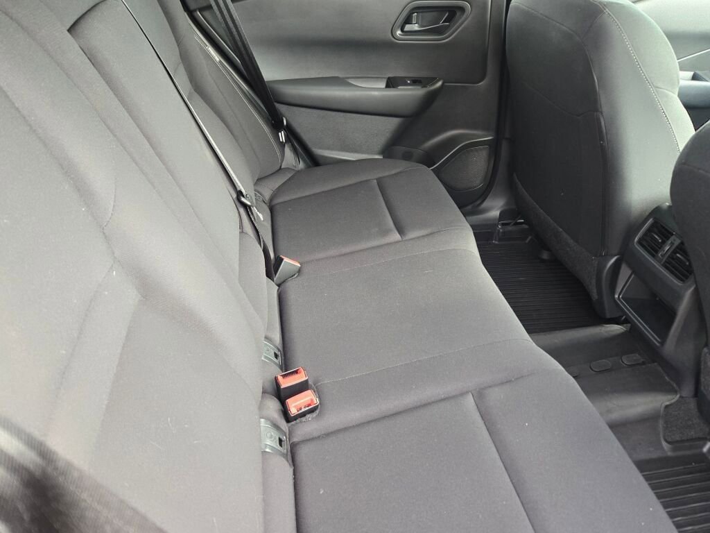 Used 2025 Nissan Rogue S image 10