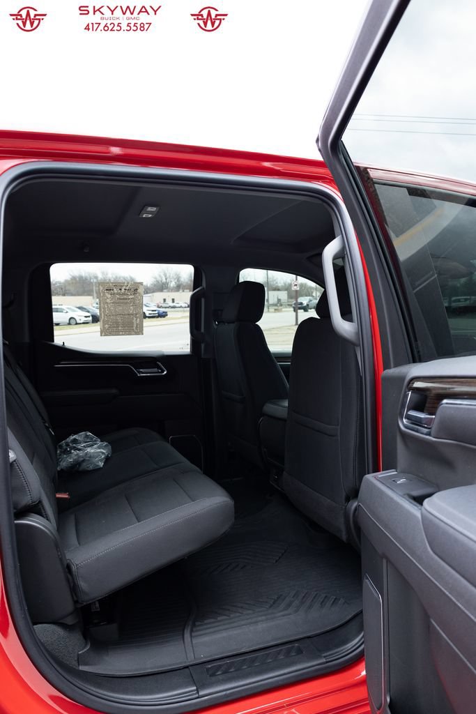 Used 2025 Chevrolet Silverado 1500 LT AWD/4WD image 17