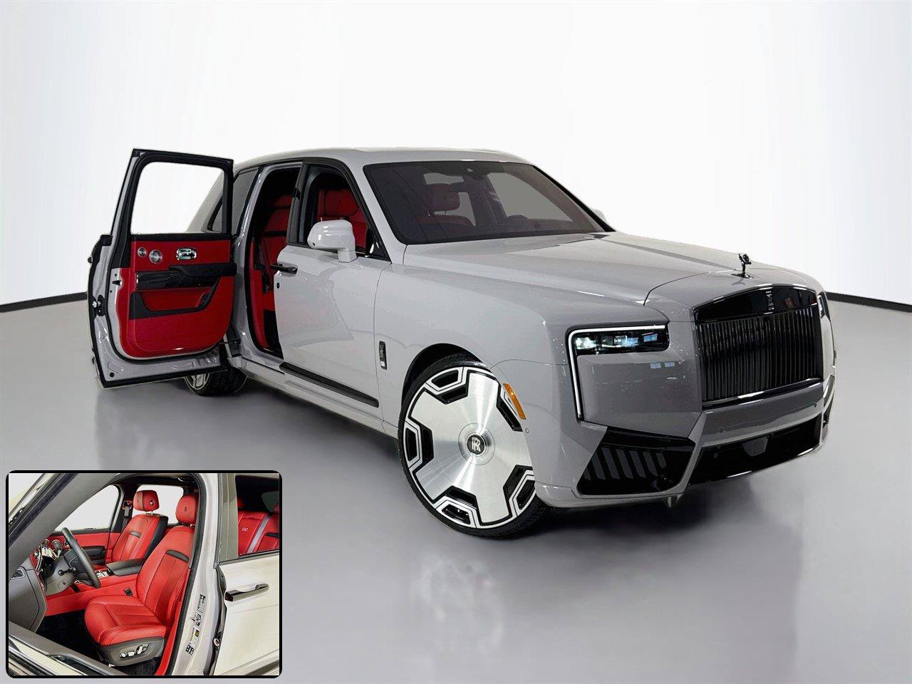 Used 2025 Rolls-Royce Cullinan Black Badge AWD/4WD image 2