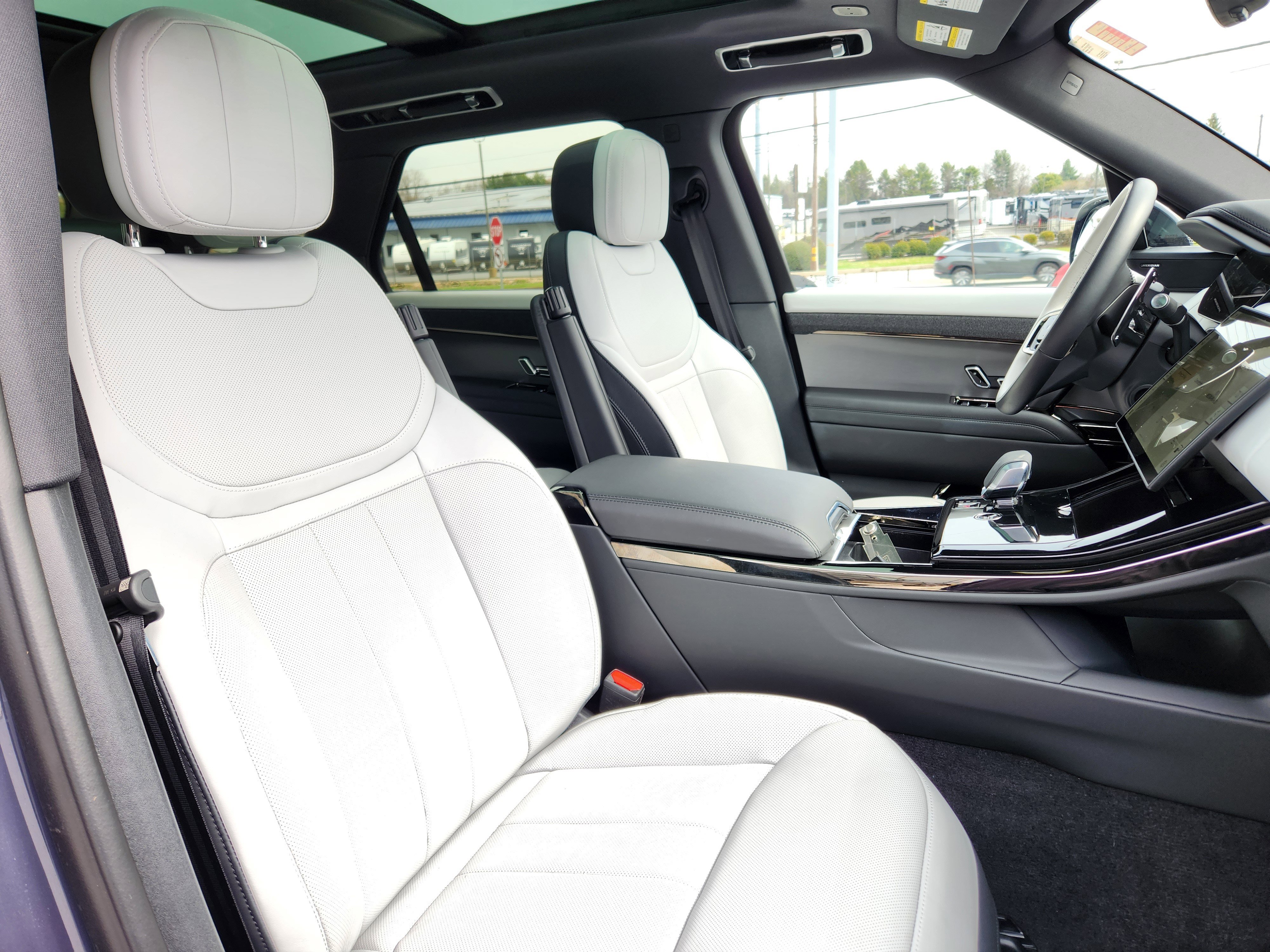 Certified 2025 Land Rover Range Rover Sport Dynamic SE image 16