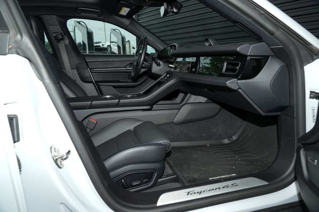 Certified 2025 Porsche Taycan 4S AWD/4WD image 37
