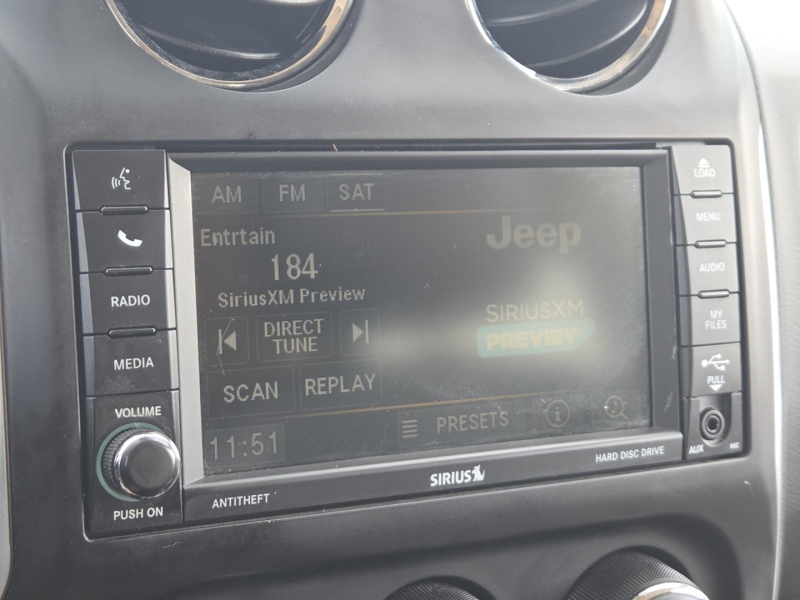 Used 2015 Jeep Compass Latitude FWD image 6