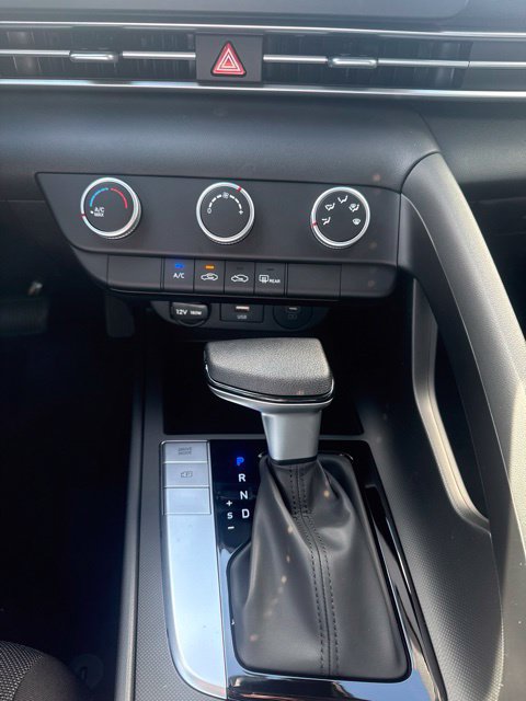 New 2026 Hyundai Elantra SE FWD image 18