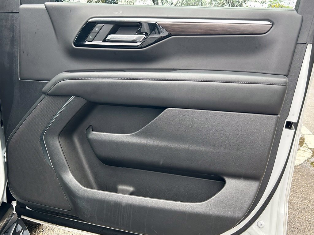Used 2025 Chevrolet Tahoe LT RWD image 35