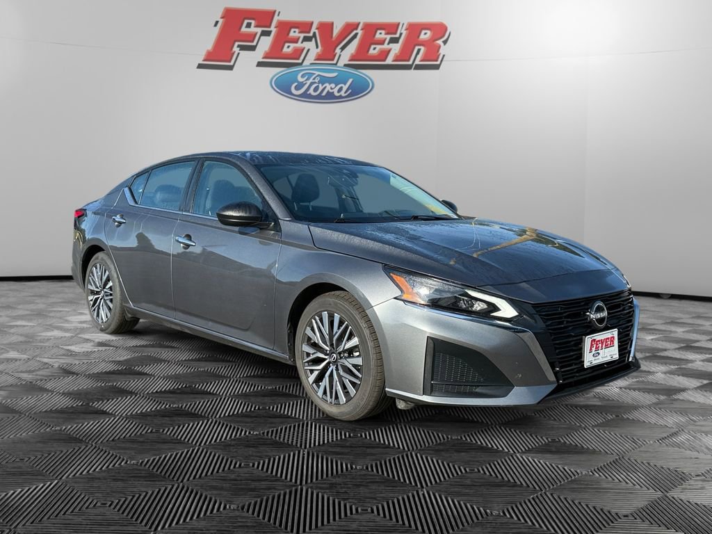 Used 2024 Nissan Altima 2.5 SV image 7