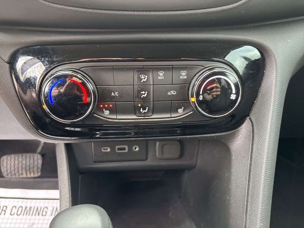 Used 2023 Buick Encore GX Preferred w/ Cold Weather Comfort Package FWD image 30