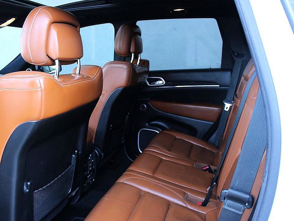 Used 2014 Jeep Grand Cherokee SRT image 15