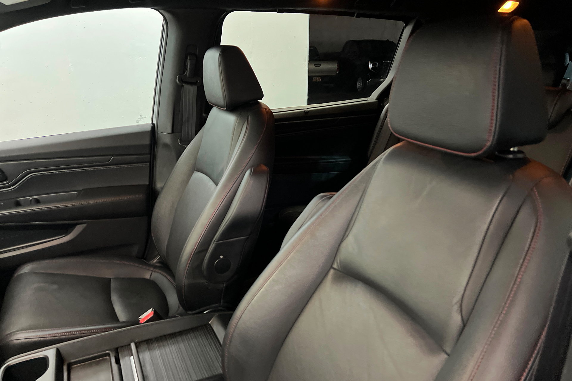 Used 2023 Honda Odyssey Sport image 17